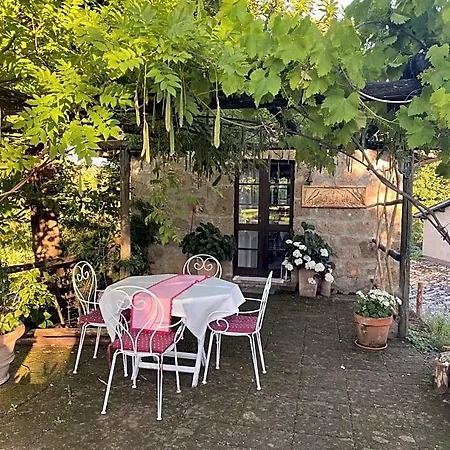 Dimora Di Campagna La Cervaiola Bed and Breakfast 3*