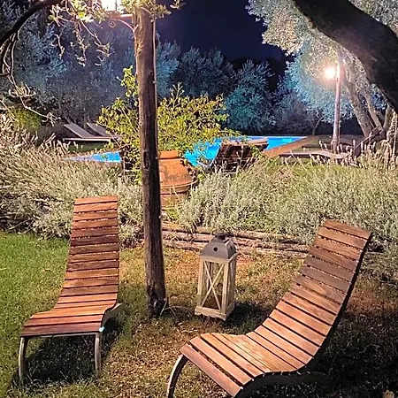 Bed and Breakfast Dimora Di Campagna La Cervaiola 3*