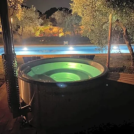 Dimora Di Campagna La Cervaiola Bed and Breakfast
